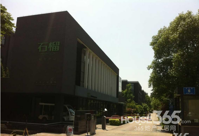 城核心596.34 丶 1800 大开间免物业公摊费 得