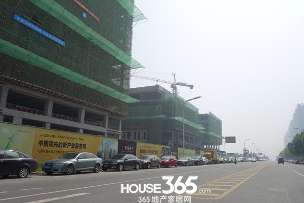 合肥金融港沿南京路拍摄图（2015年6月4号）