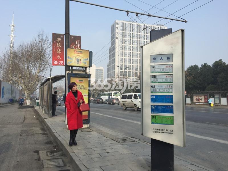 2016年1月杭州大悦城项目周边公交站