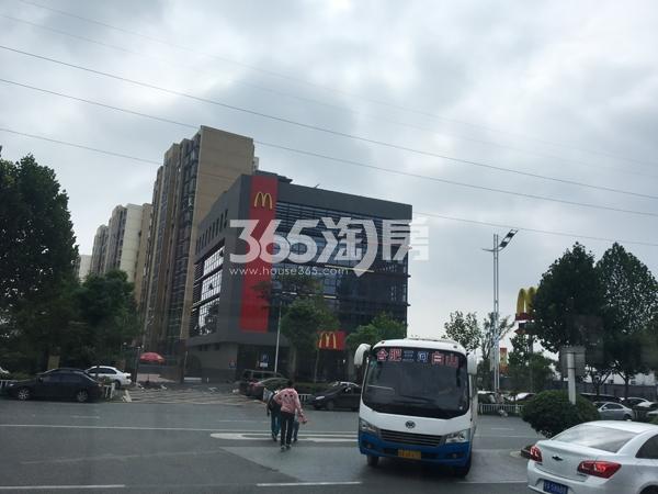  建发雍龙府项目附近的汽车南站商业配套（2017.9.22）  